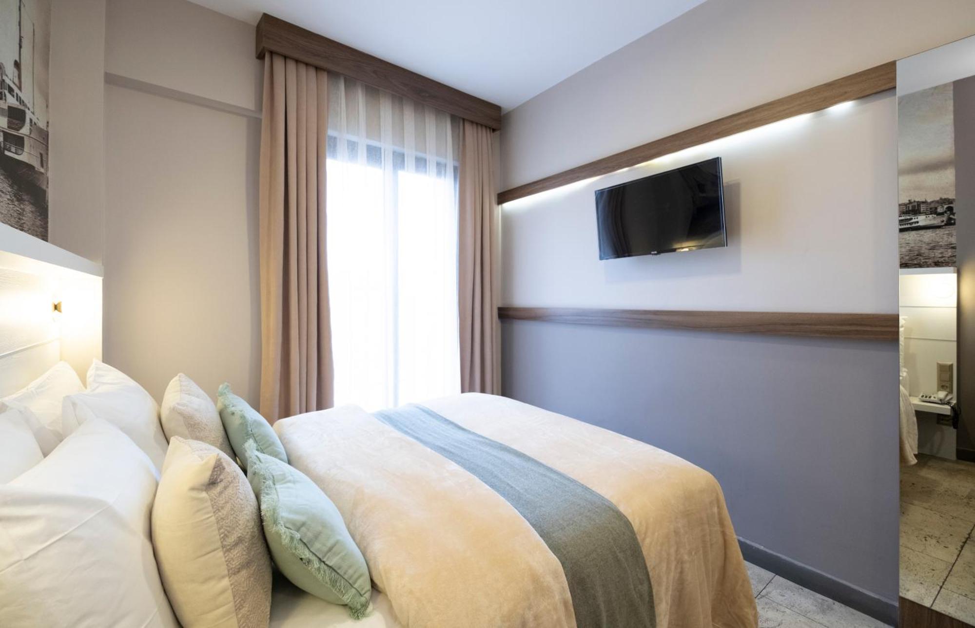 The Pera Hotel Istanbul Exterior photo