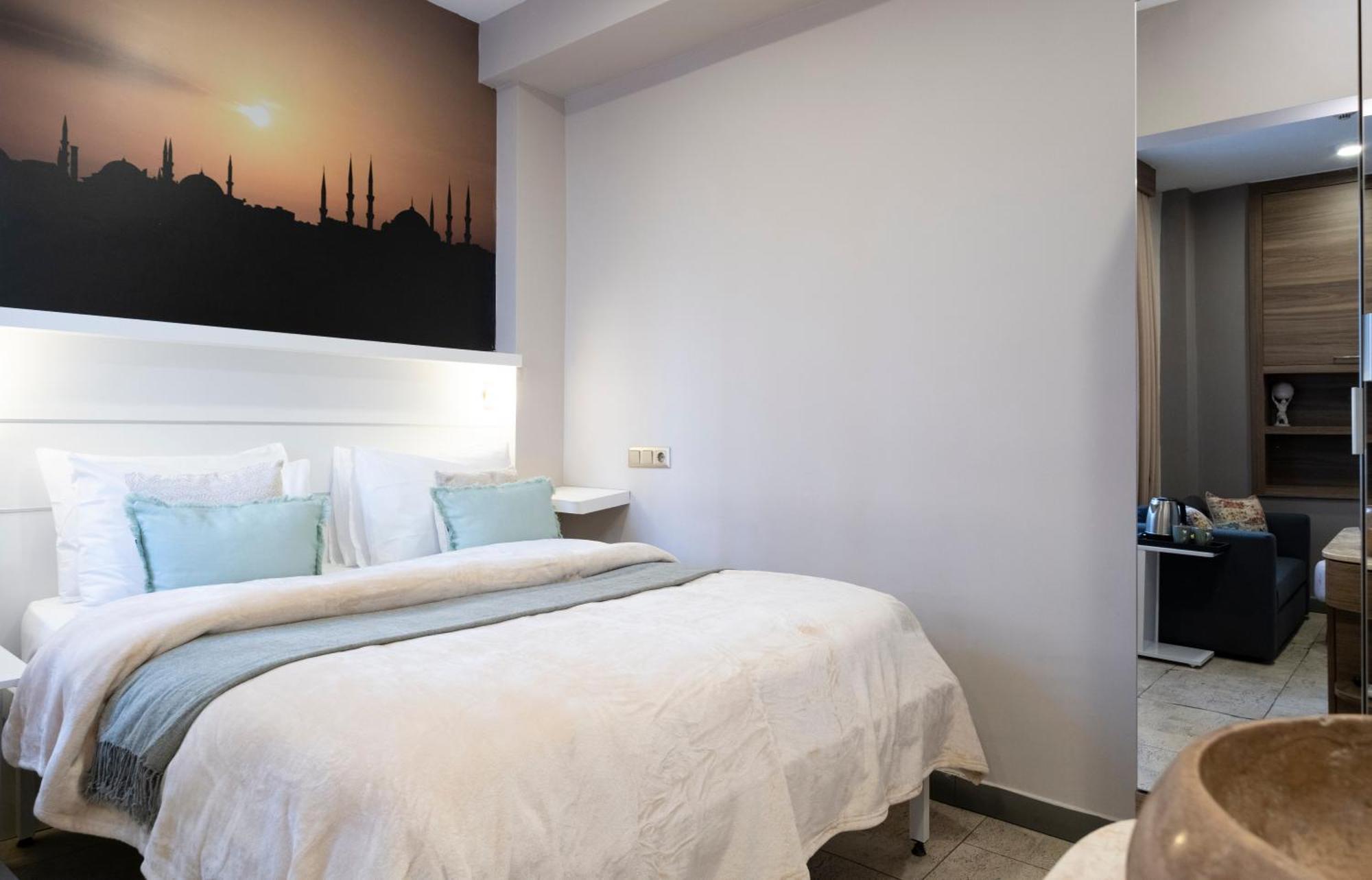 The Pera Hotel Istanbul Exterior photo