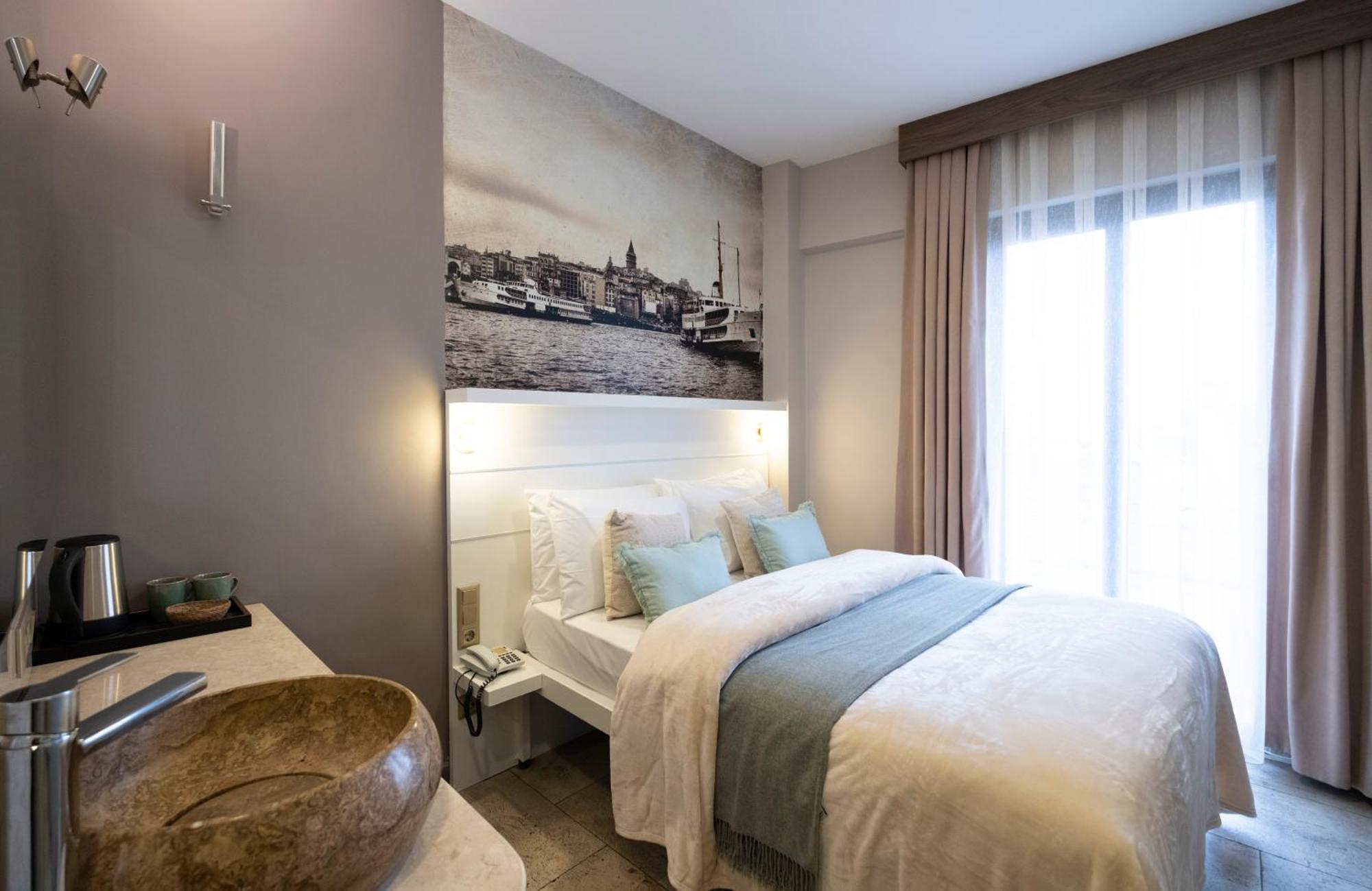 The Pera Hotel Istanbul Exterior photo