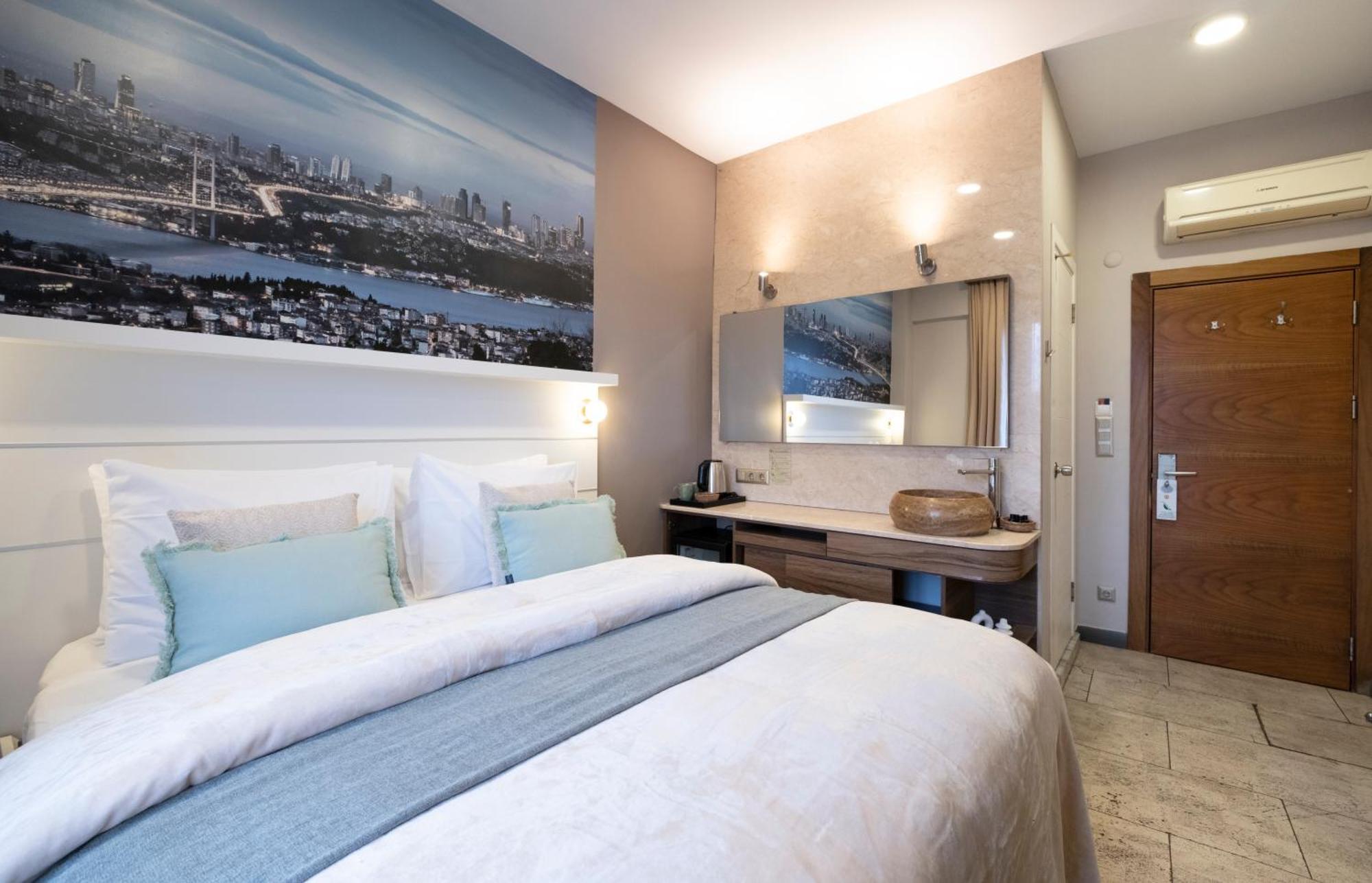 The Pera Hotel Istanbul Exterior photo
