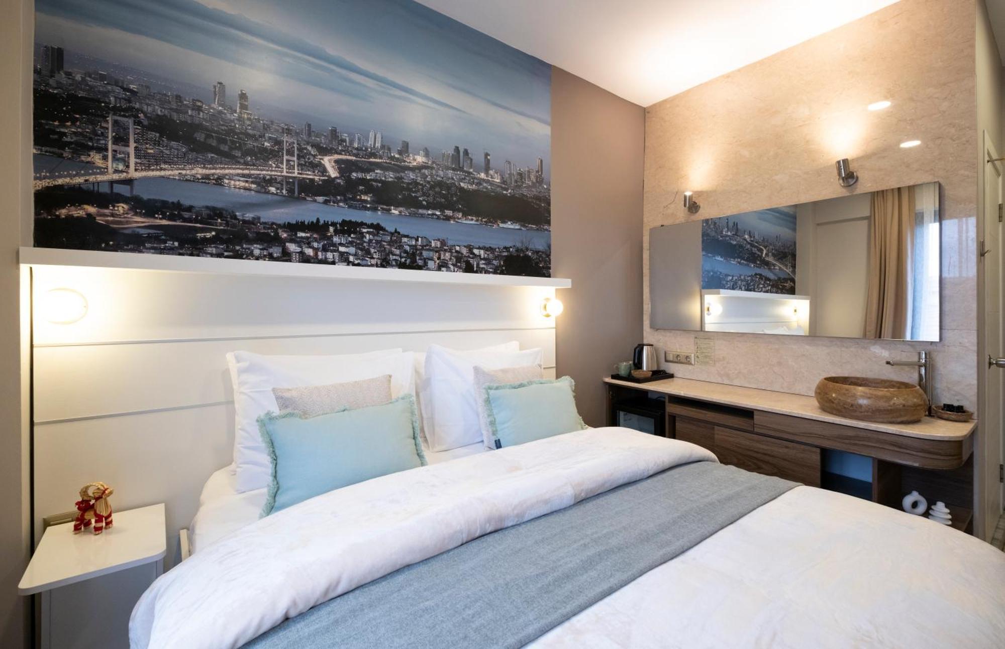 The Pera Hotel Istanbul Exterior photo