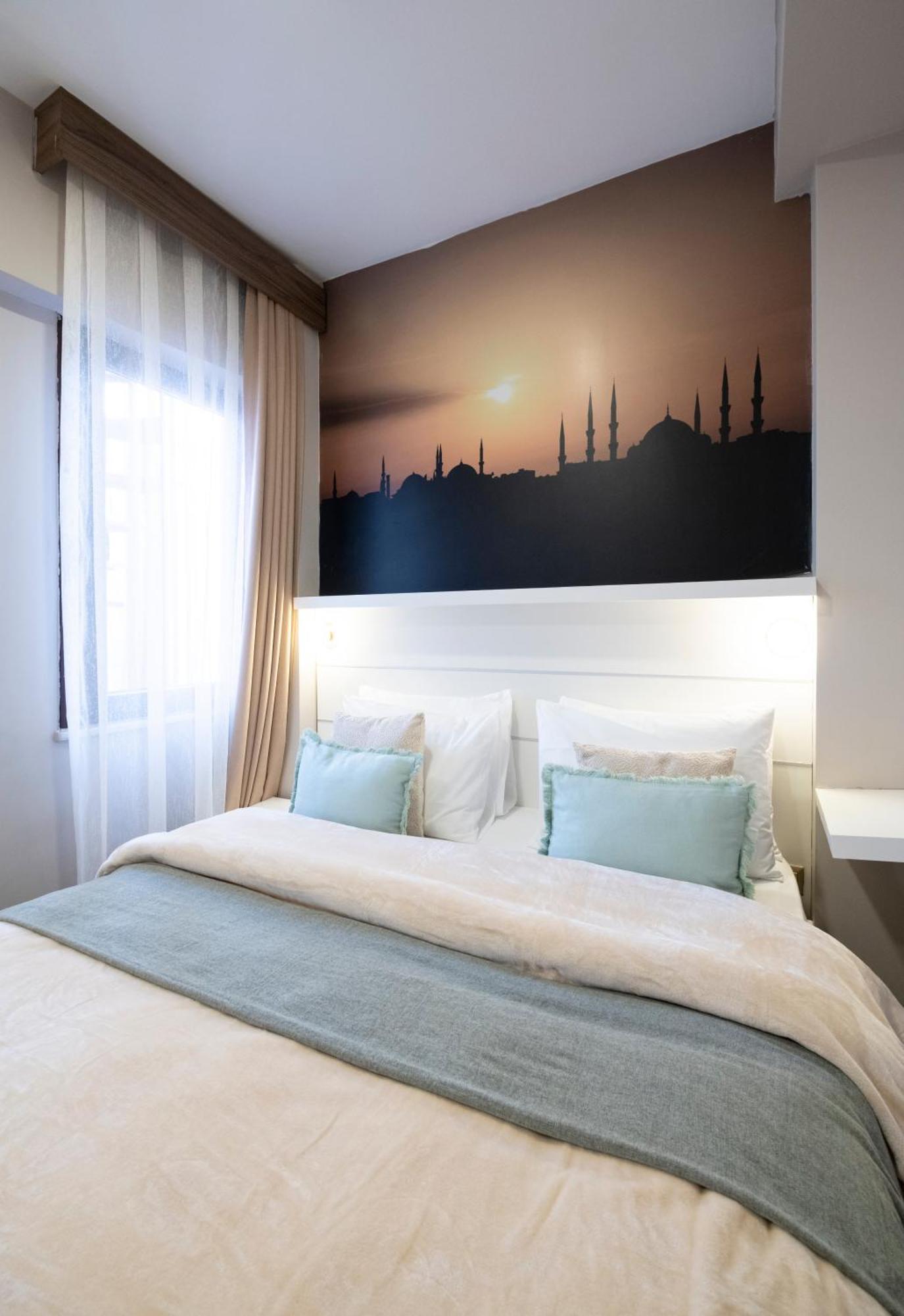 The Pera Hotel Istanbul Exterior photo