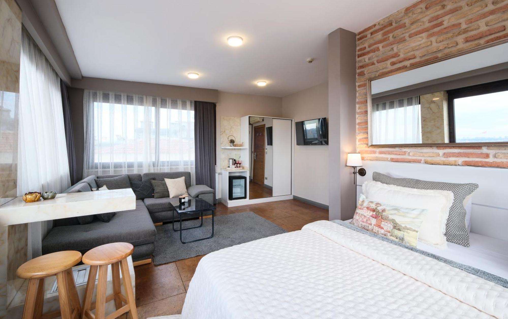 The Pera Hotel Istanbul Exterior photo